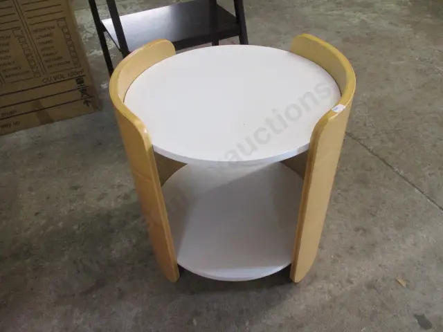 Side Table Image 1++